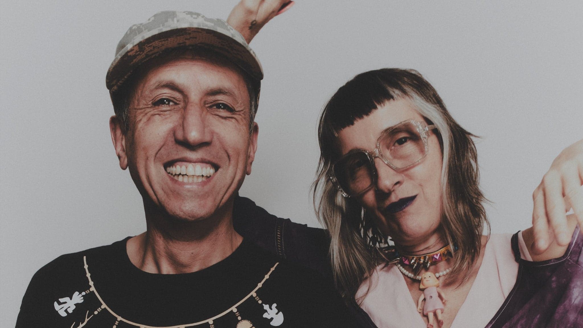 Aterciopelados: La Pipa De Laz Paz 30 Anos Tour artwork from Scoot Inn